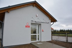budynek filii Wydziału Komunikacji w Sierakowicach